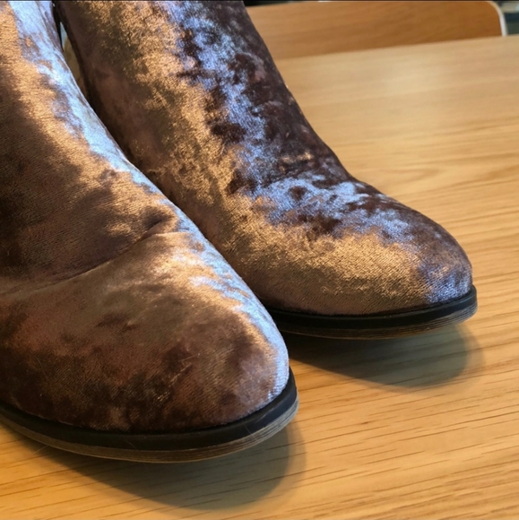 Bamboo Velvet Retro Booties 🕺 - Picture 4 of 6